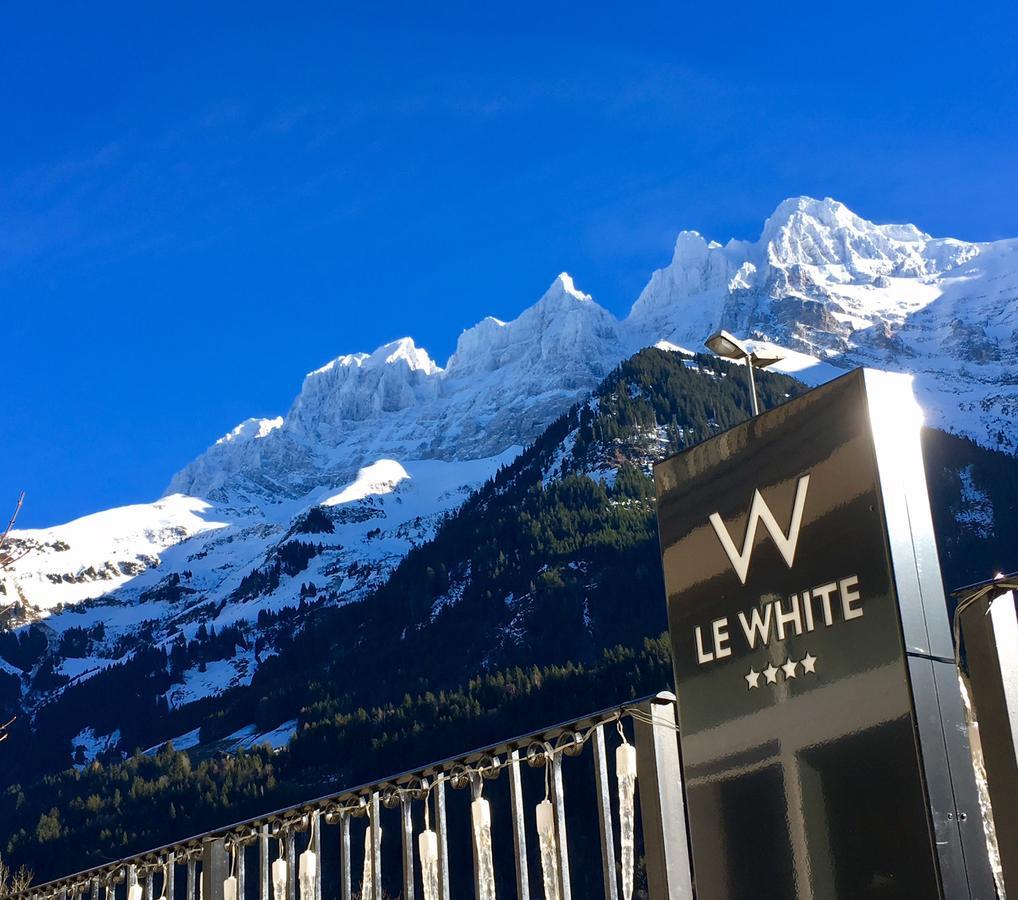 Le White - Le 42 Restaurant Hotel