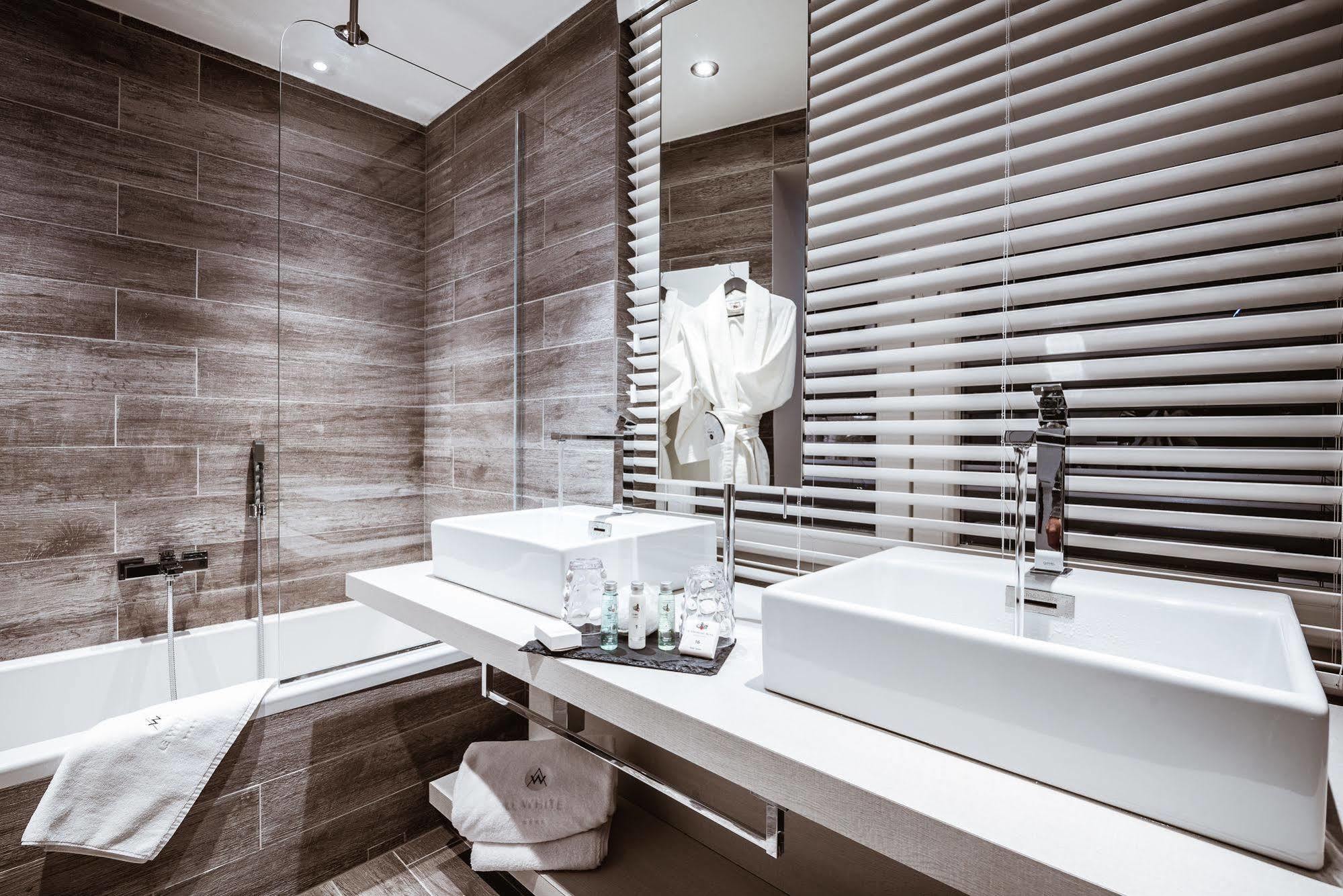 Le White - Le 42 Restaurant Hotel Champery