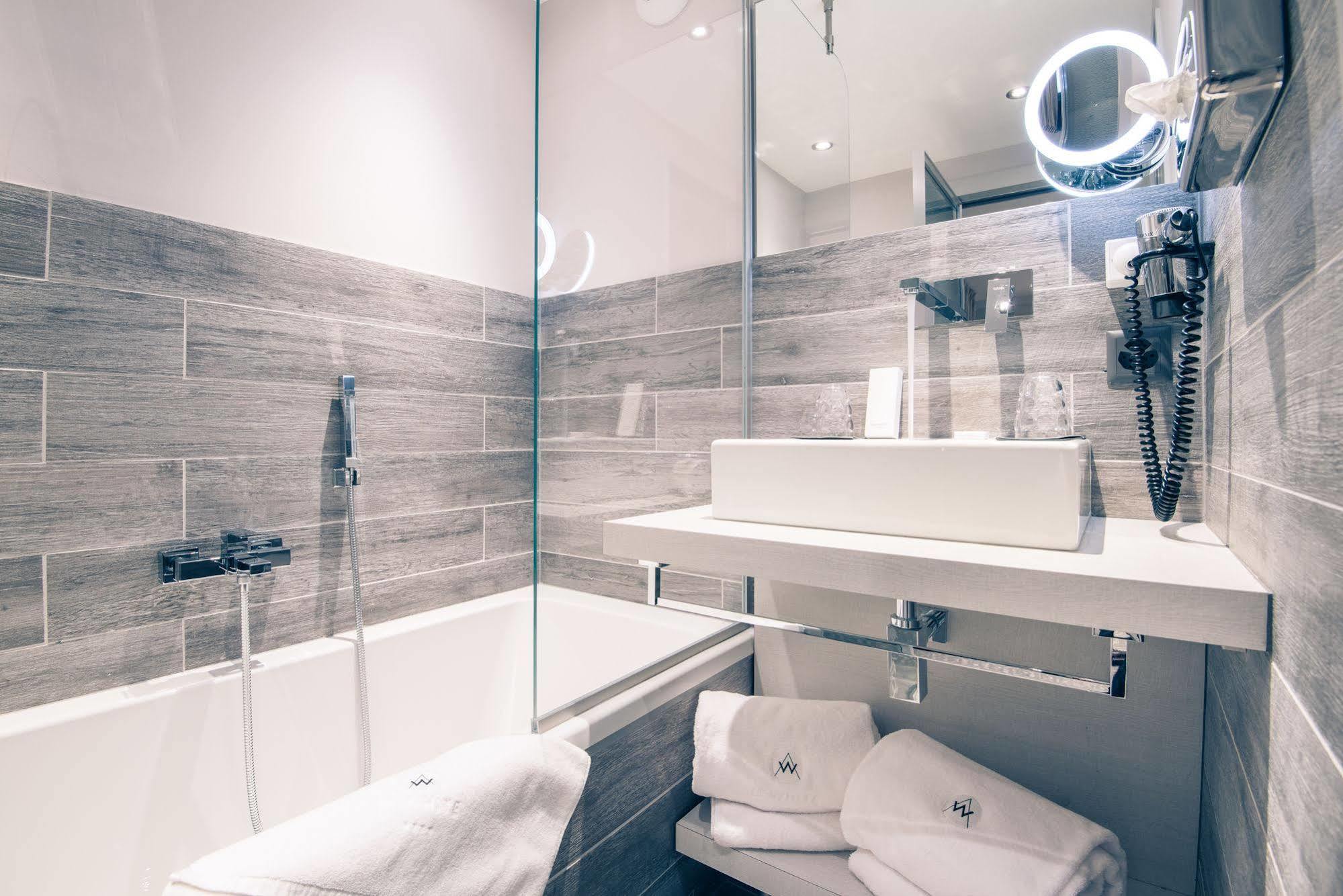 Le White - Le 42 Restaurant Hotel Champery