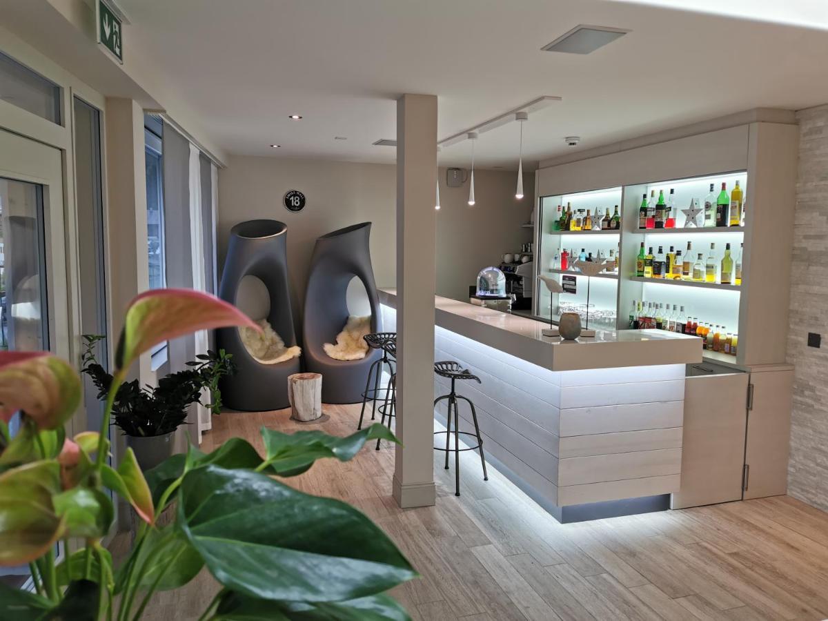 Le White - Le 42 Restaurant 4*